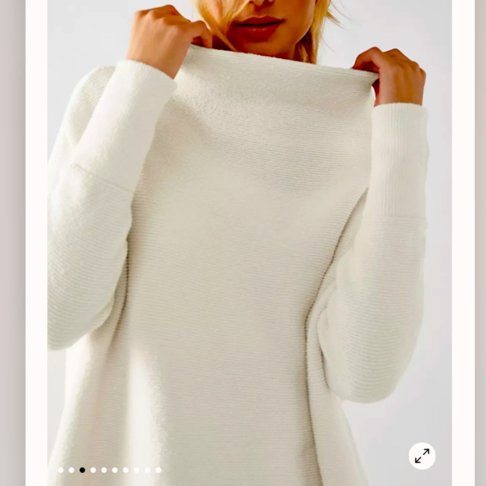 Free people ottoman slouchy tunic sweater. Size XS. Cream color